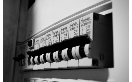 Бюджетна система резервного живлення для квартири чи будинку