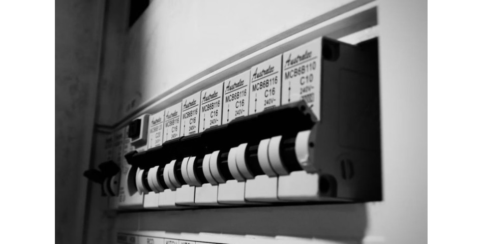 Бюджетна система резервного живлення для квартири чи будинку