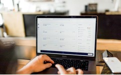 Власна розробка чи готове хмарне рішення: що обрати IT-компанії для автоматизації процесів