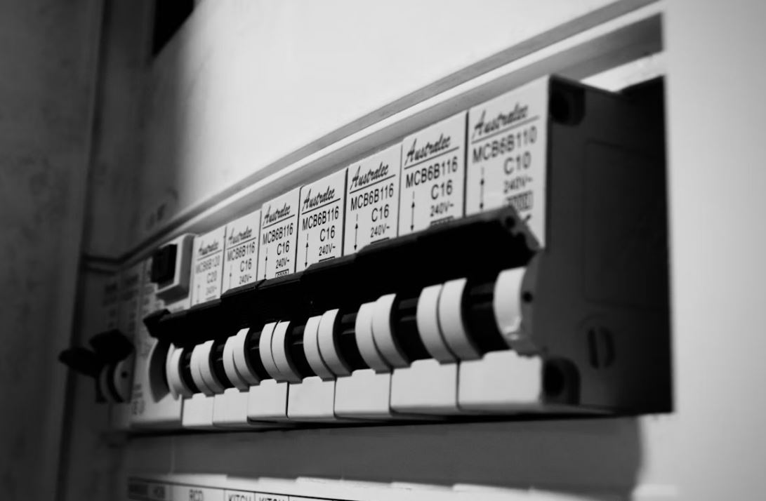 Бюджетна система резервного живлення для квартири чи будинку