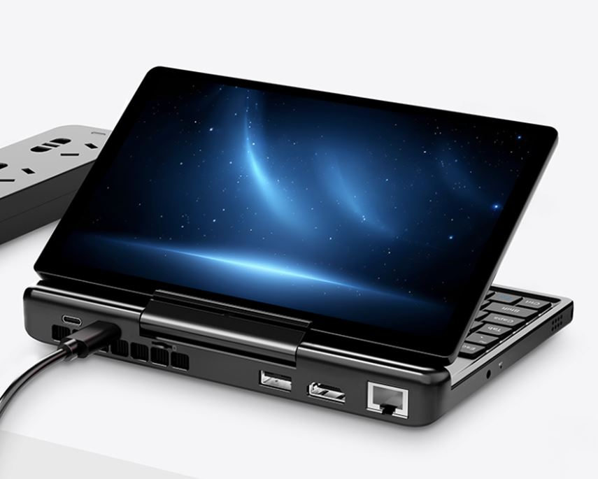 MicroPC 2 має велику кількість портів
    підключення